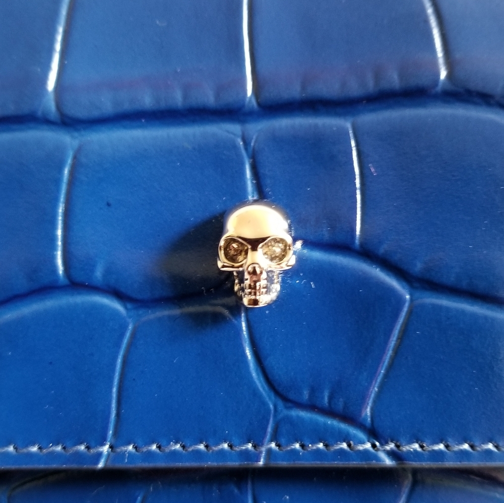 Alexander McQueen Skull Croc-Embossed Leather Pouch Indigo - Picture 7 of 8